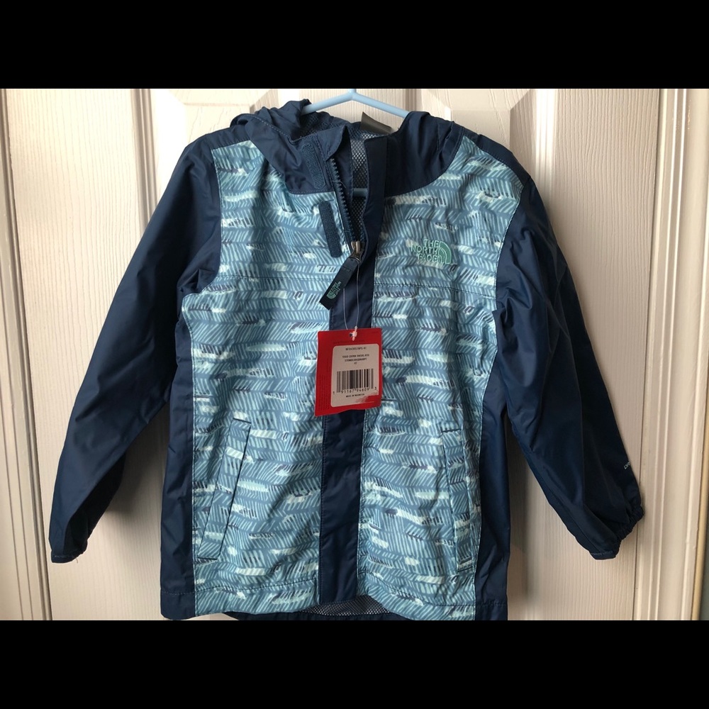 Boys’ The North Face Quinn Rain Jacket.
